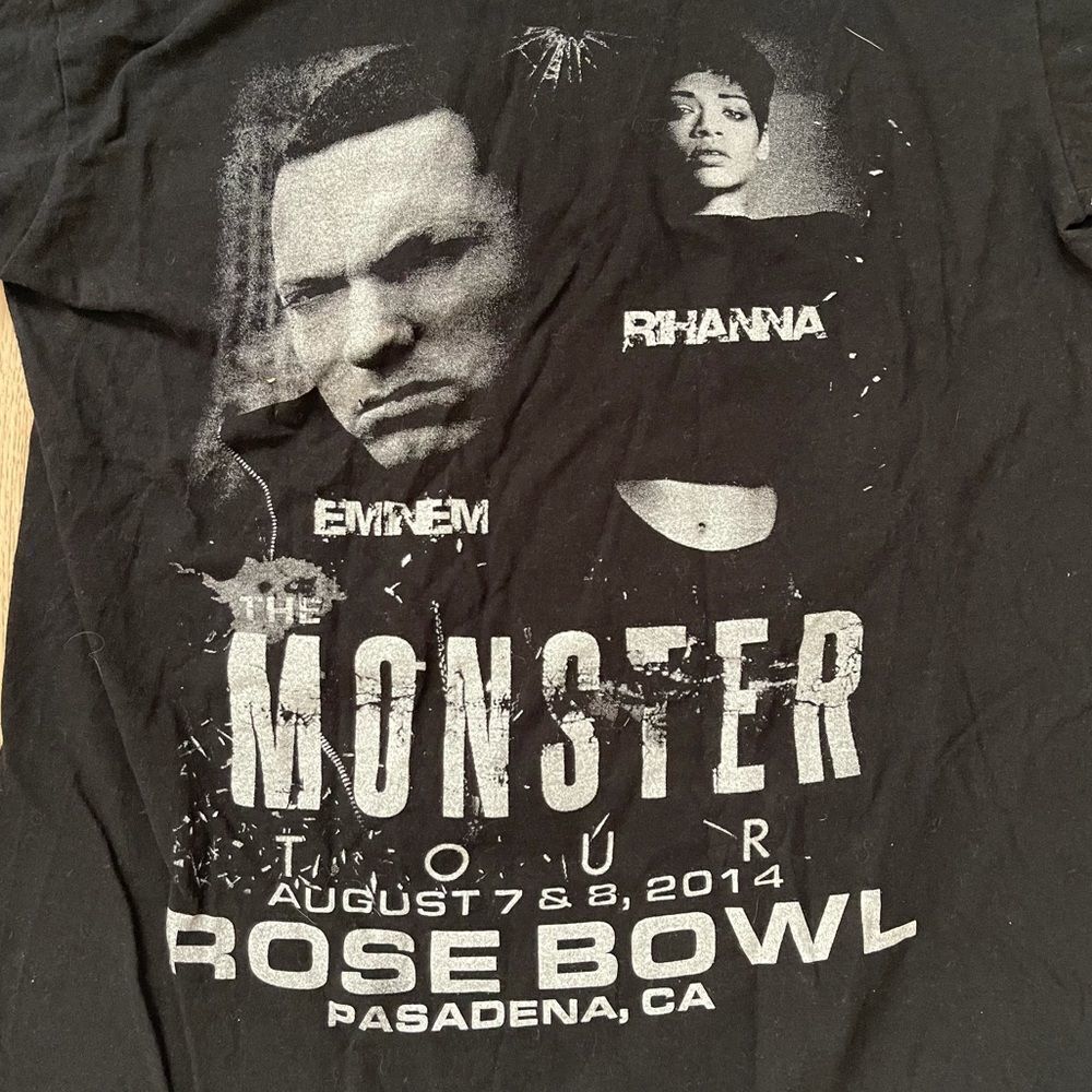2014 Eminem Rihanna Monster Tour Rose Bowl California Graphic T-Shirt Black S - Picture 4 of 5